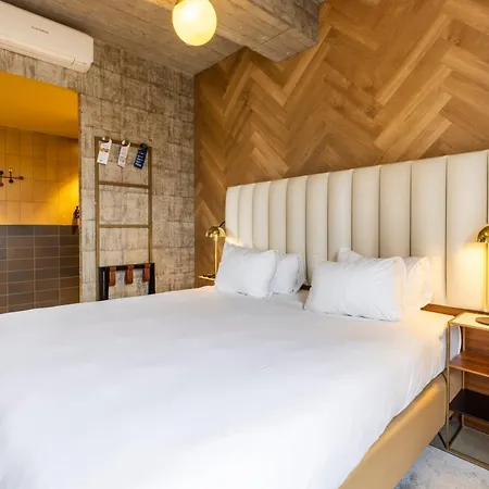 Отель Fletcher Boutique Slaak-rotterdam 4*
