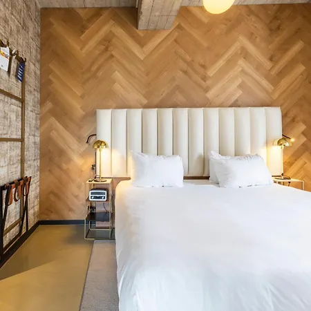 Fletcher Boutique Slaak-rotterdam ホテル 4*
