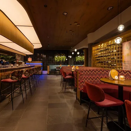Fletcher Boutique Slaak-rotterdam ホテル 4*