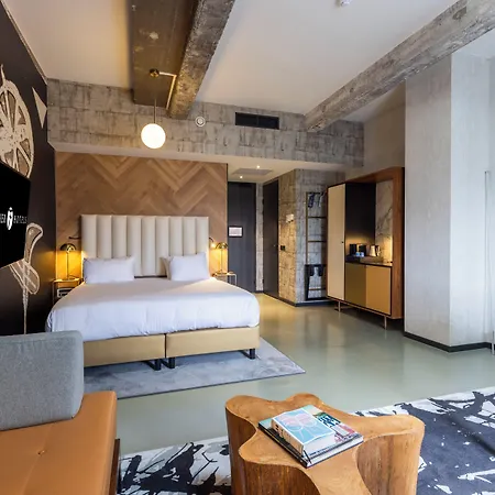 Fletcher Boutique Slaak-rotterdam ホテル 4*