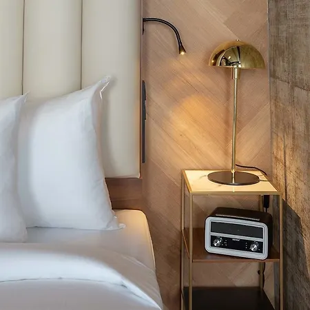Отель Fletcher Boutique Slaak-rotterdam 4*